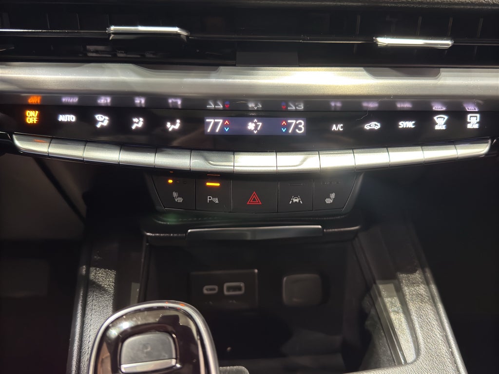 2025 Cadillac XT4 Premium Luxury