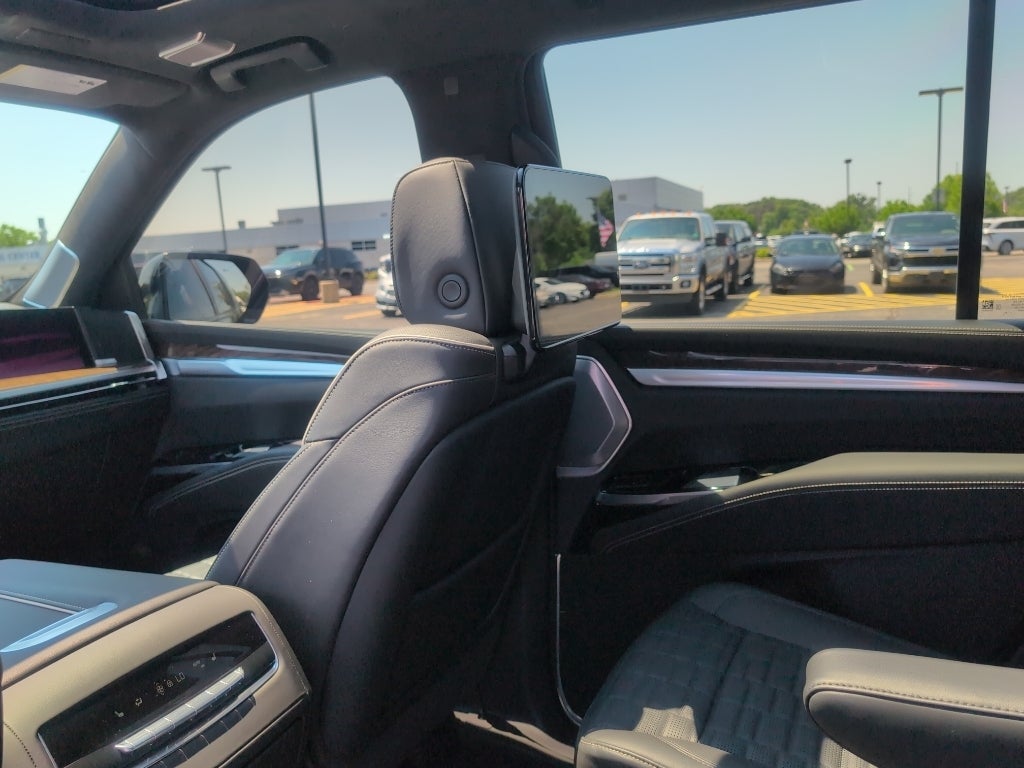 2025 Cadillac Escalade Sport Platinum