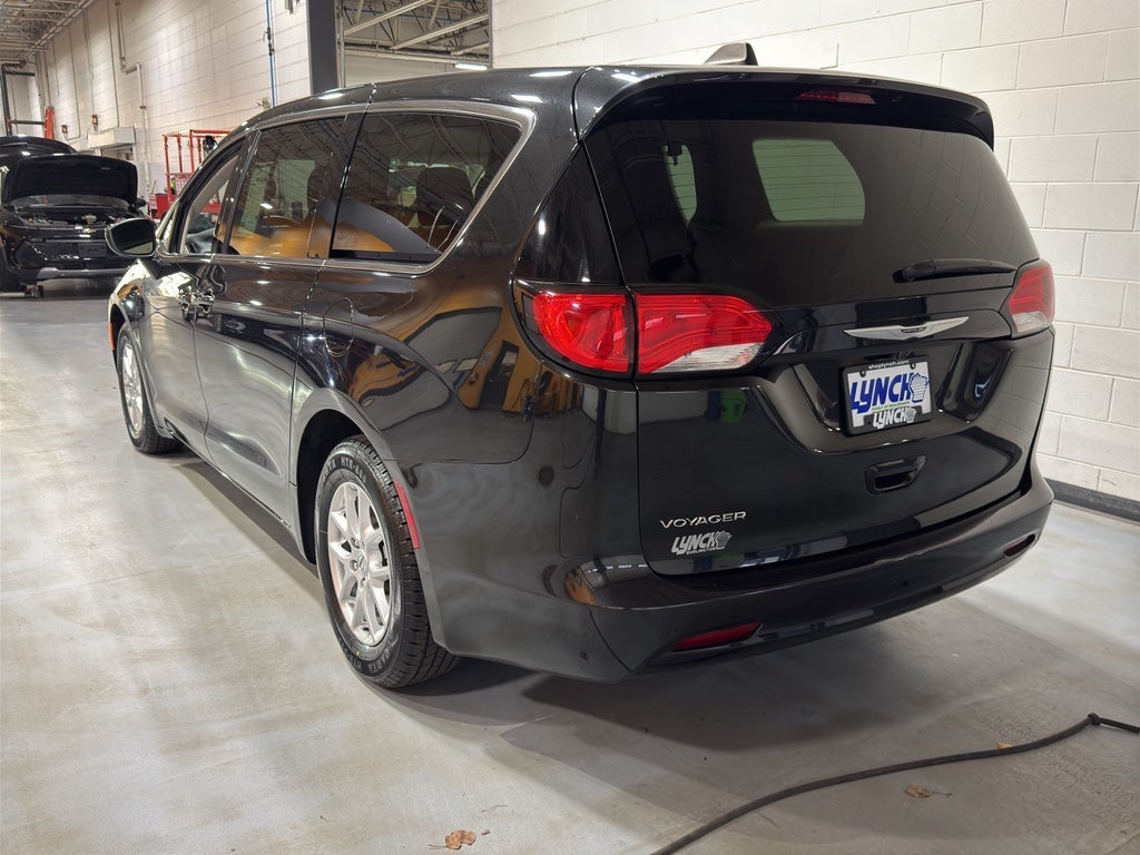 2023 Chrysler Voyager LX