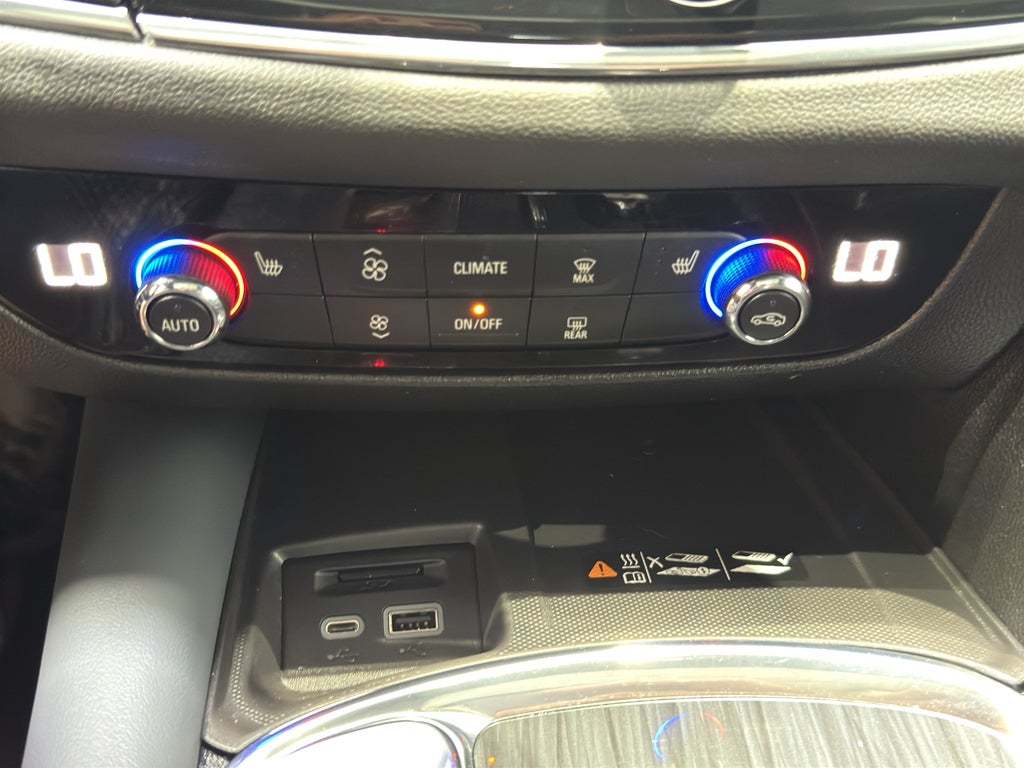 2024 Buick Enclave Essence