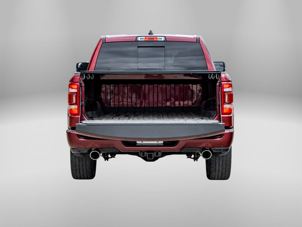 2021 RAM 1500 Laramie Crew Cab 4x4 5'7" Box