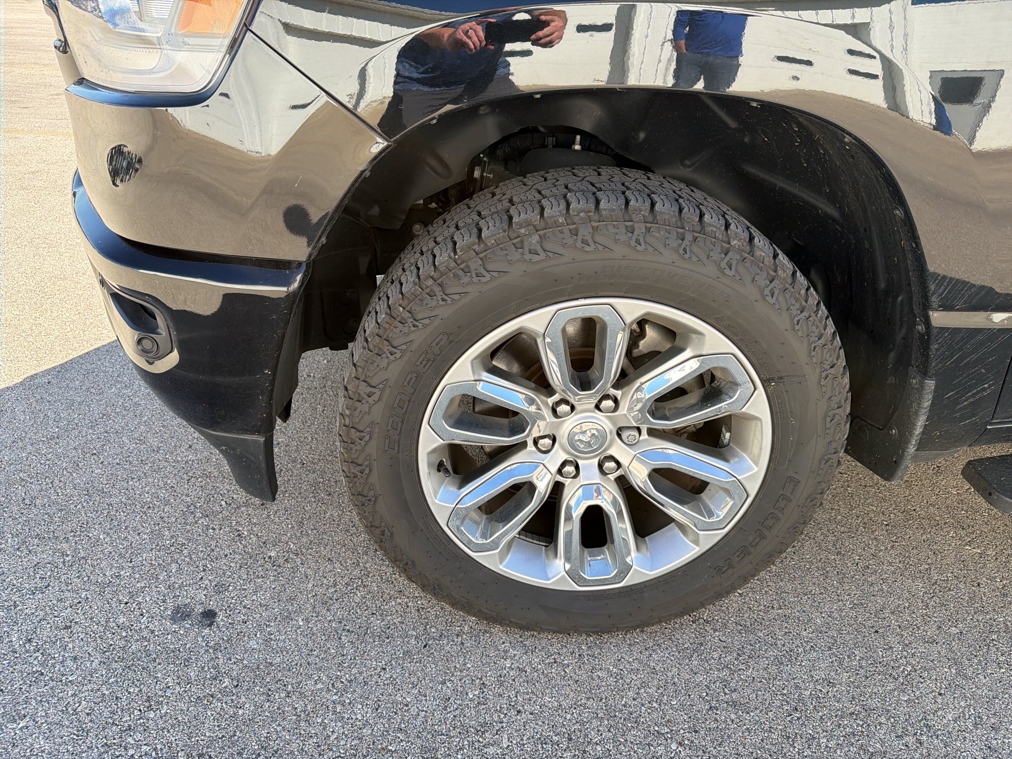 2023 RAM 1500 Laramie Crew Cab 4x4 5'7" Box