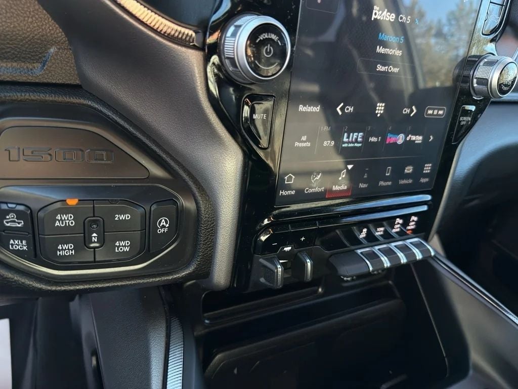 2024 RAM 1500 Rebel Crew Cab 4x4 5'7" Box