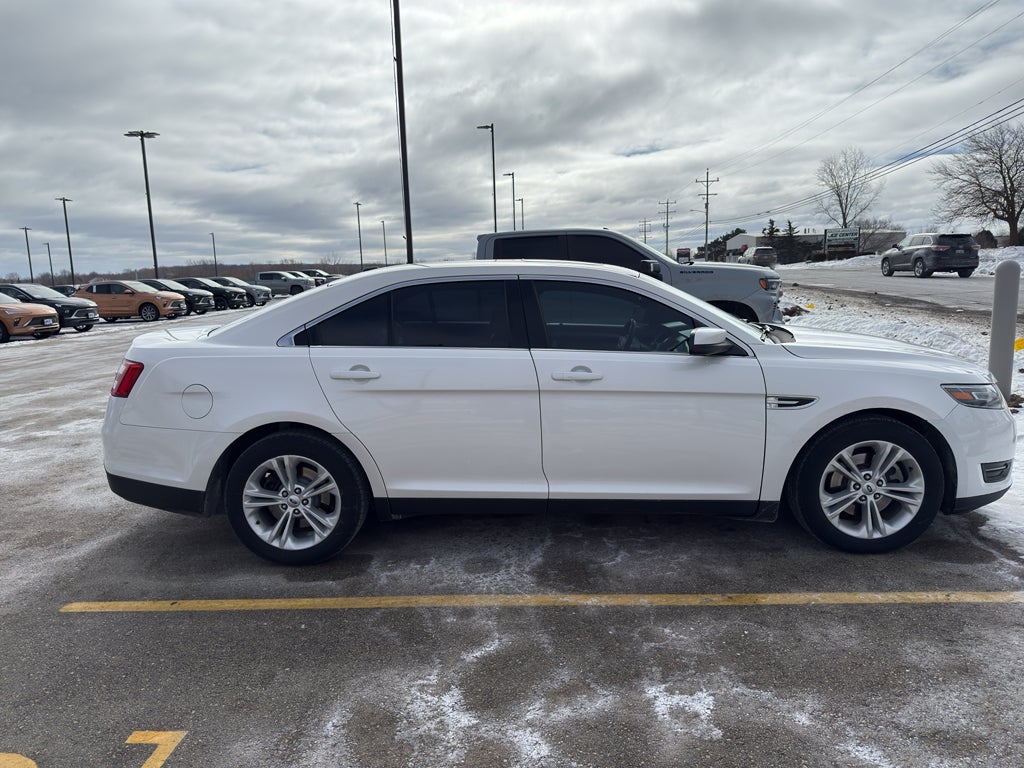 2016 Ford Taurus SEL