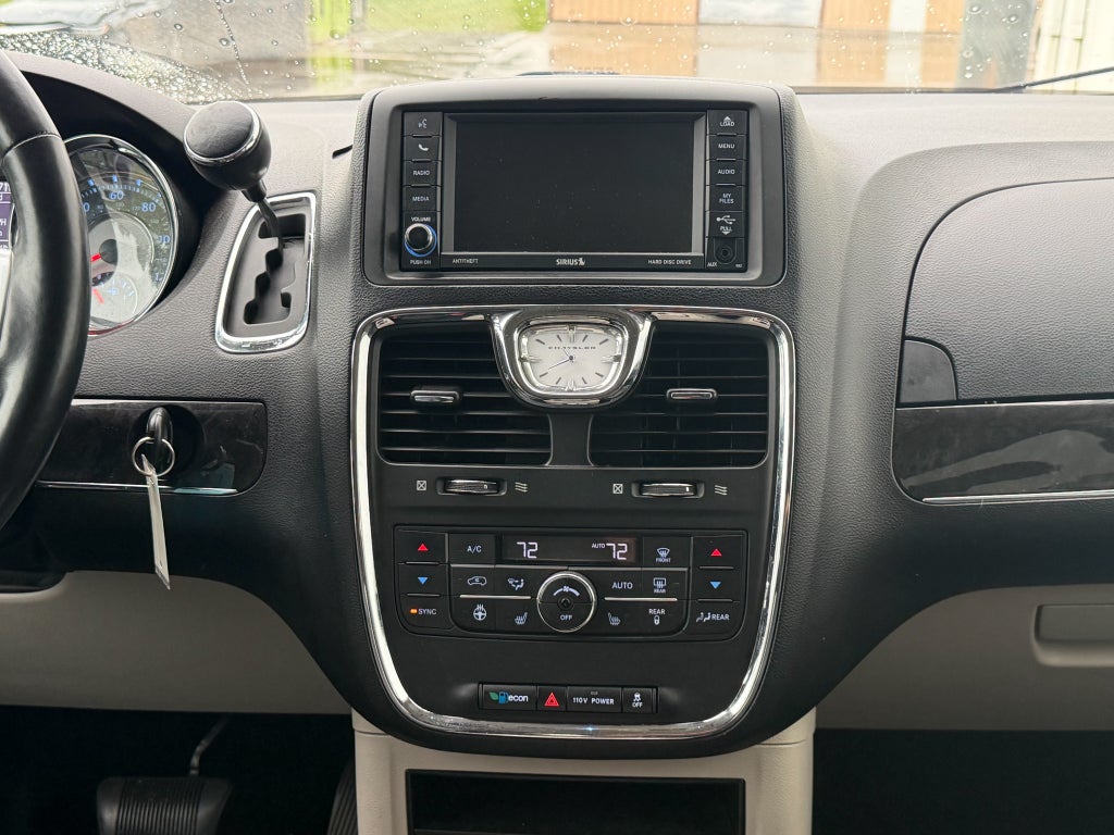 2012 Chrysler Town & Country Touring-L