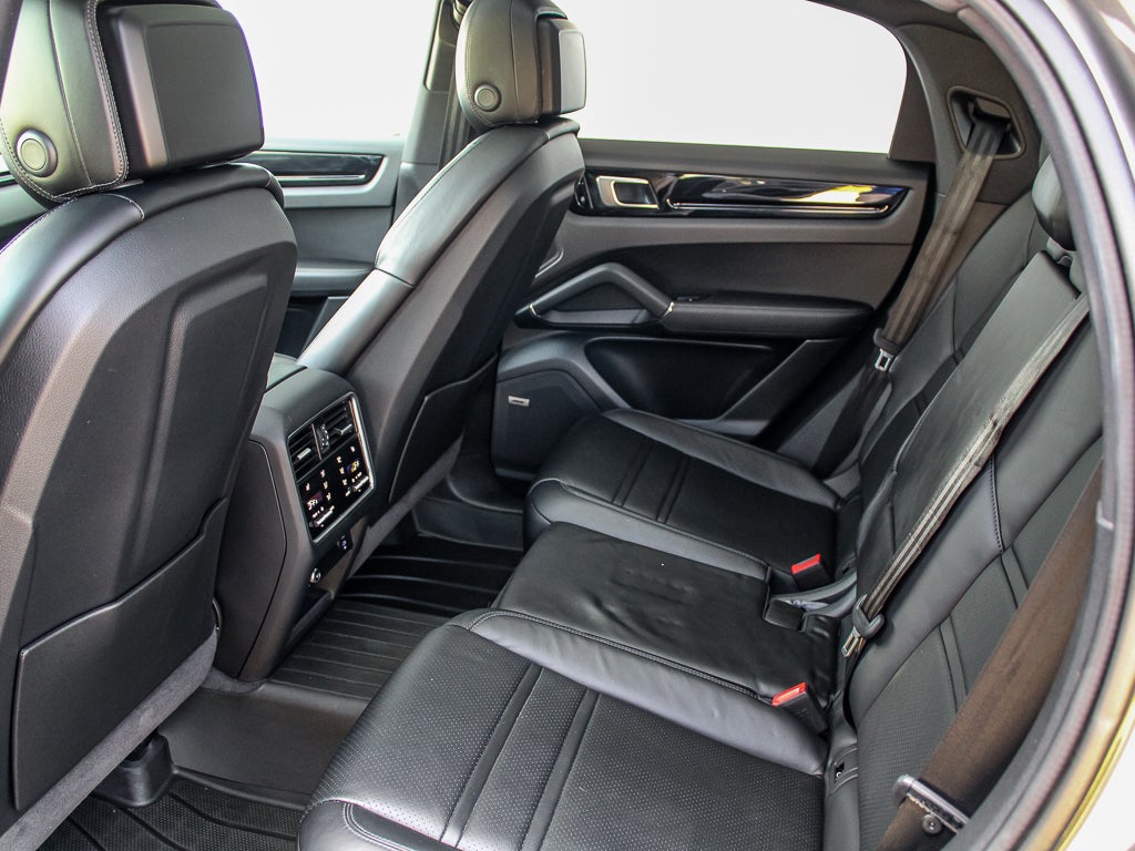 2021 Porsche Cayenne Coupe BASE