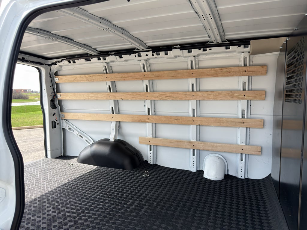 2024 Chevrolet Express Cargo 2500 WT