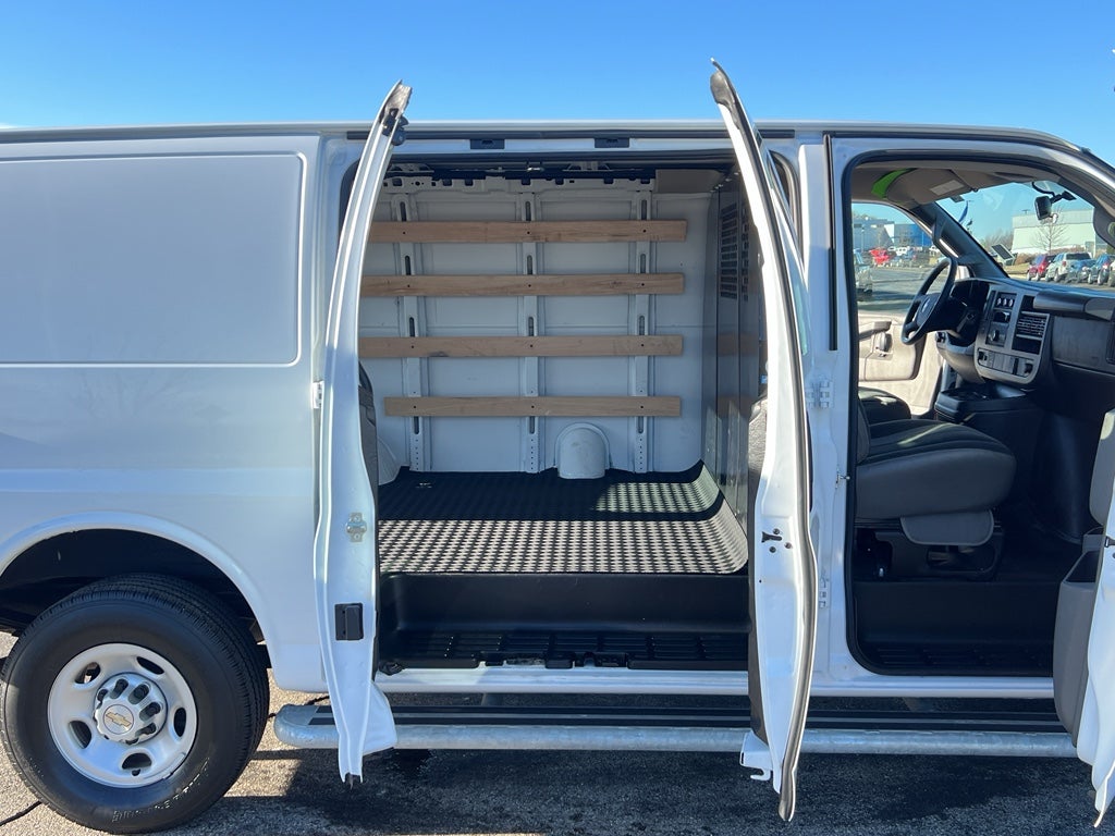 2024 Chevrolet Express Cargo 2500 WT