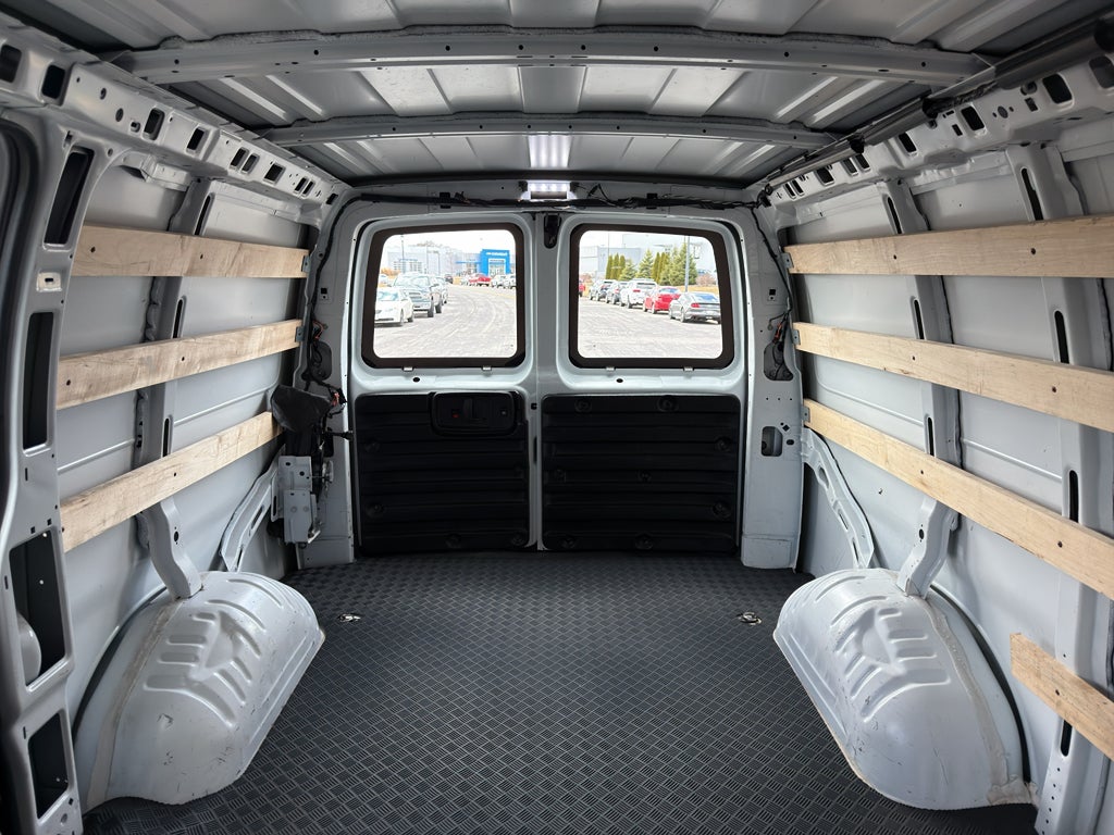 2024 Chevrolet Express Cargo 2500 WT