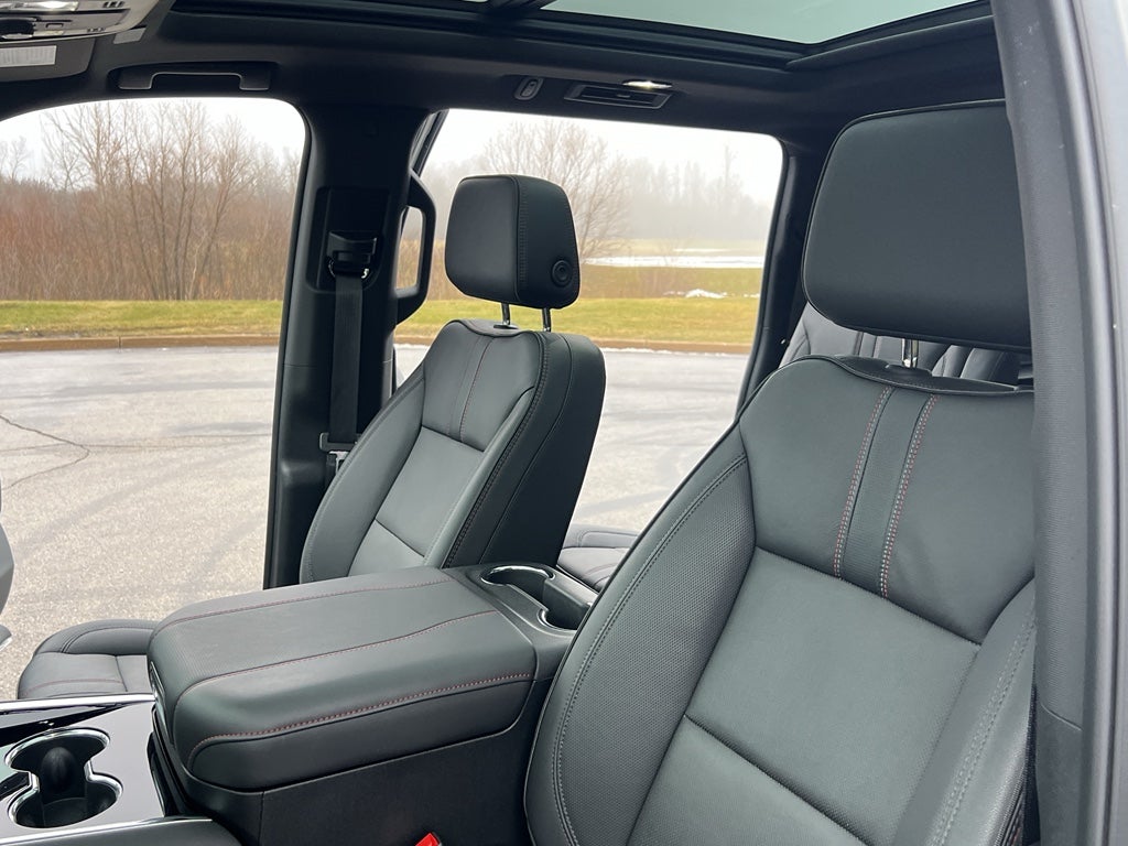 2025 Chevrolet Suburban RST