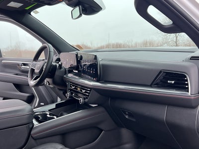 2025 Chevrolet Suburban RST