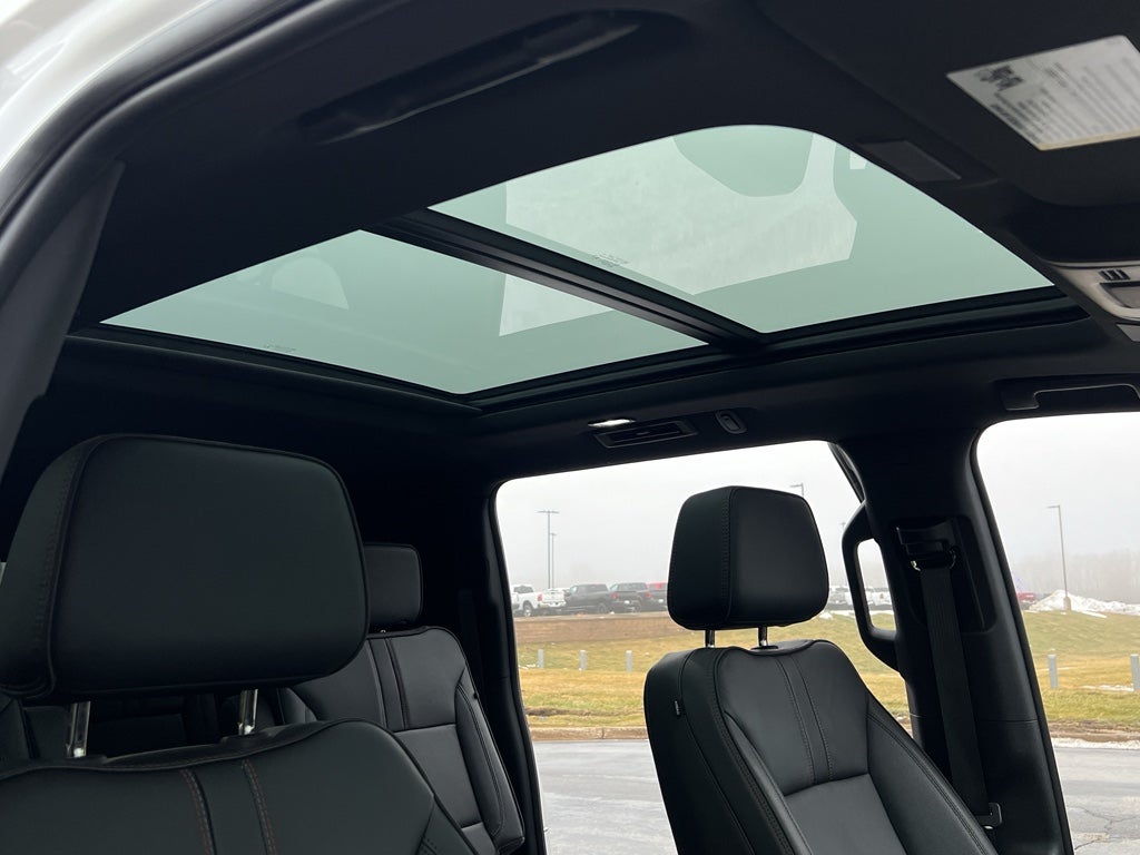 2025 Chevrolet Suburban RST