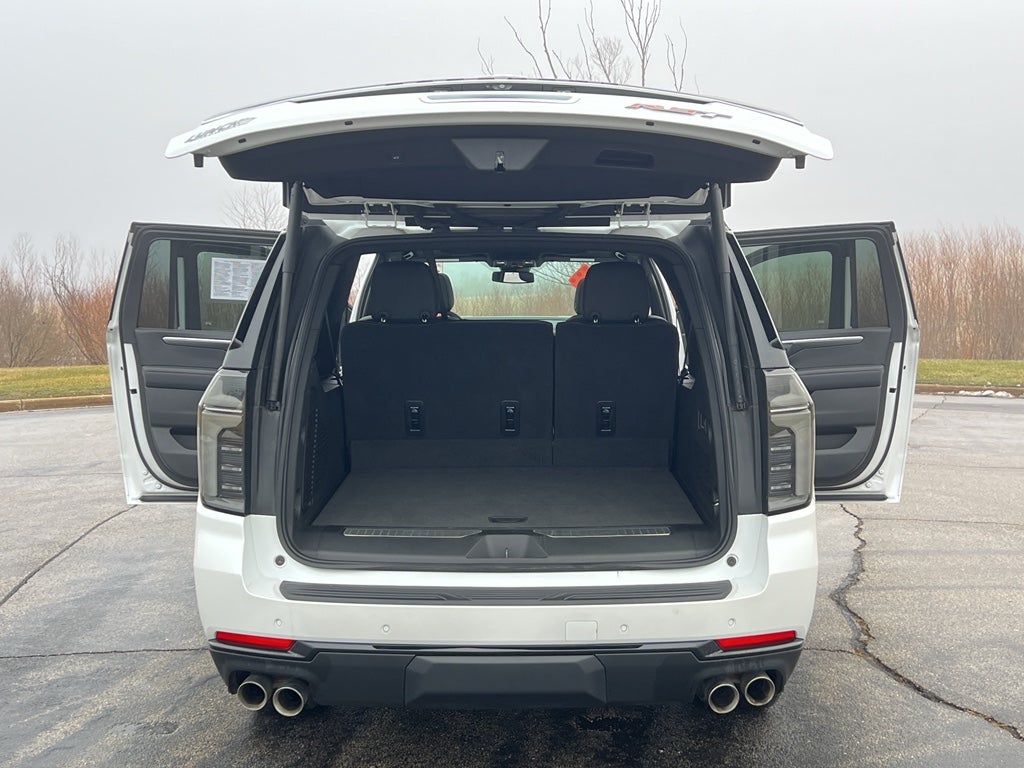 2025 Chevrolet Suburban RST