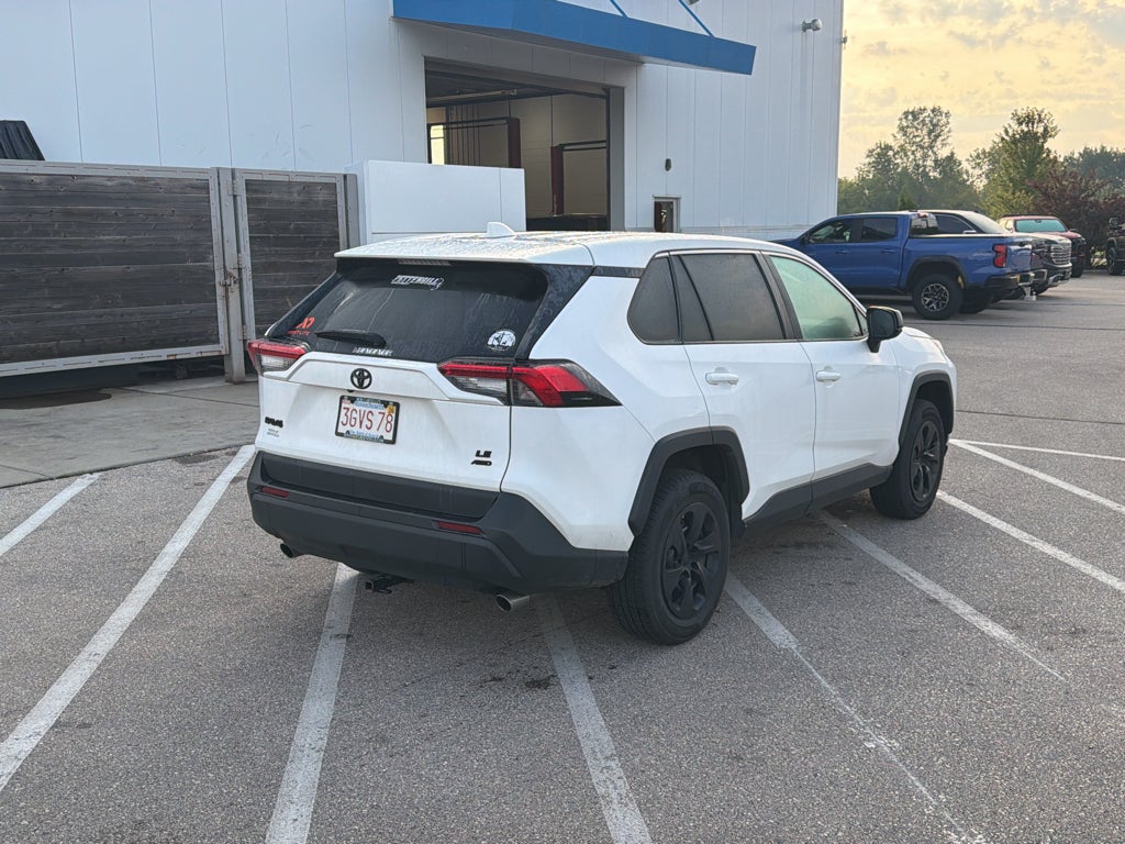 2023 Toyota RAV4 LE