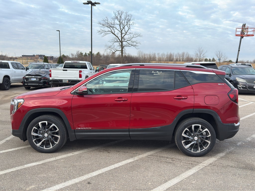 2024 GMC Terrain SLT
