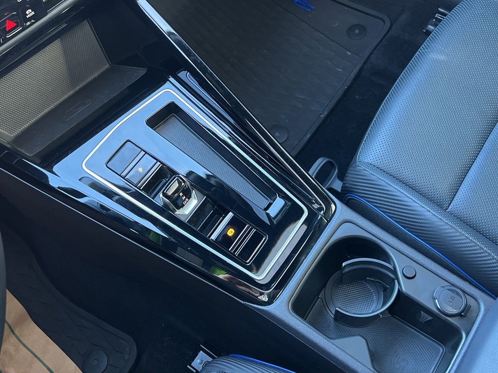 2023 Volkswagen Golf R BASE