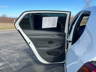 2023 Volkswagen Golf R BASE