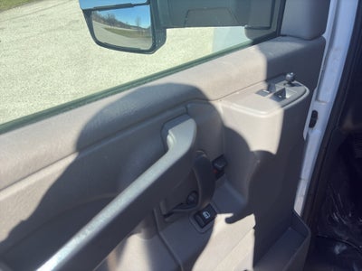 2022 GMC Savana 3500 Base 177 in. WB