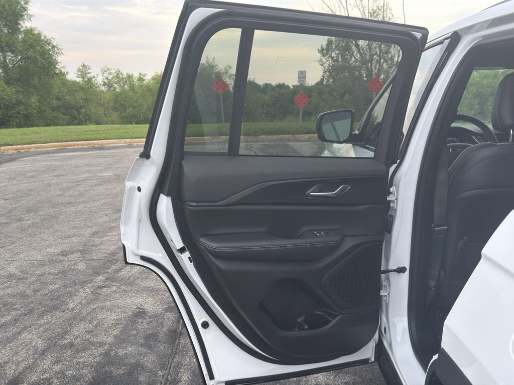 2025 Jeep Grand Cherokee Altitude X Tow Pkg