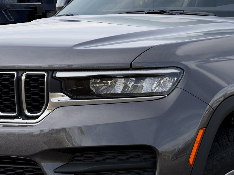 2026 Jeep Grand Cherokee Laredo Thunderdome V6 Power