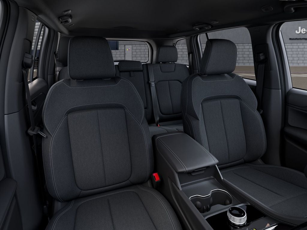 2026 Jeep Grand Cherokee Laredo Thunderdome V6 Power
