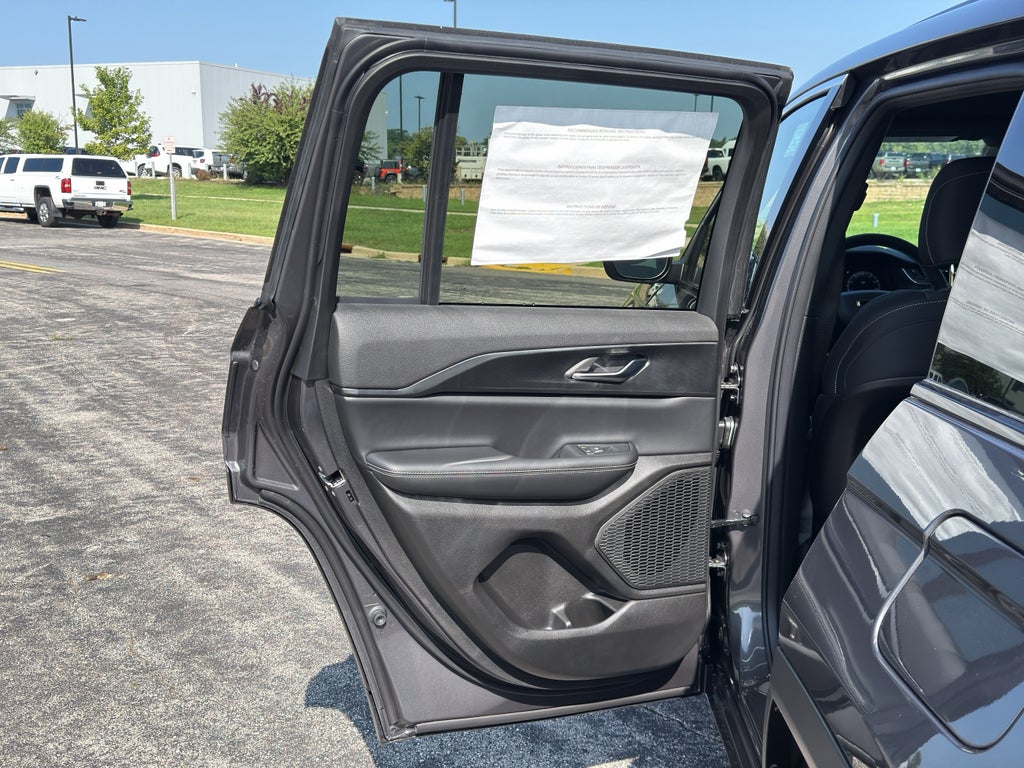 2026 Jeep Grand Cherokee Laredo Thunderdome V6 Power