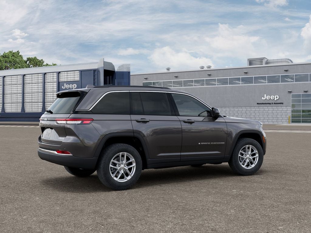 2026 Jeep Grand Cherokee Laredo Thunderdome V6 Power