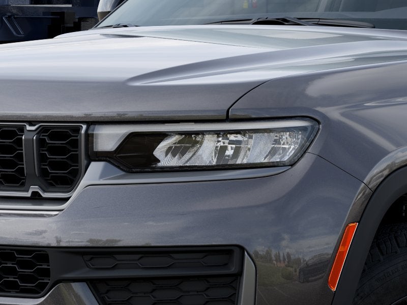 2026 Jeep Grand Cherokee Laredo Altitude Tow Pkg