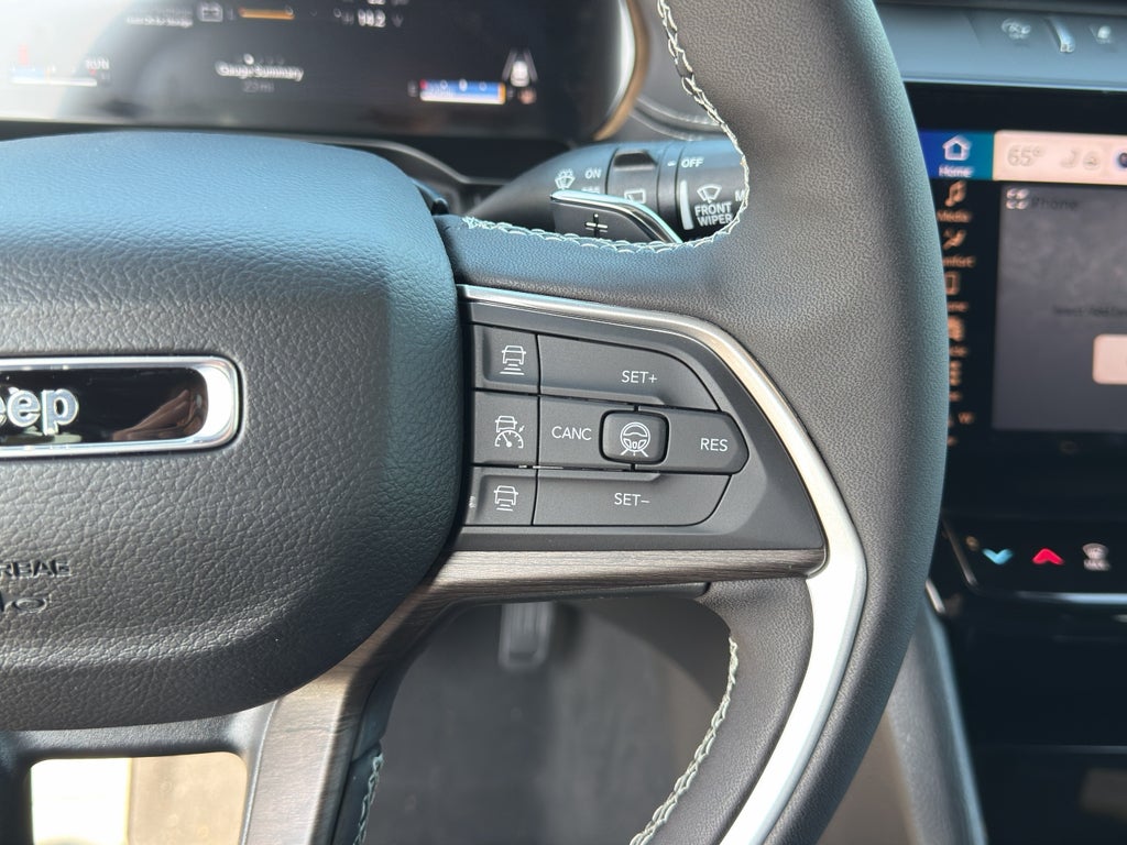 2026 Jeep Grand Cherokee Laredo Altitude Tow Pkg