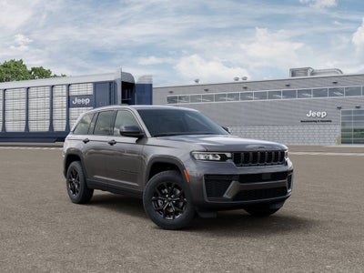 2026 Jeep Grand Cherokee Laredo Altitude Tow Pkg