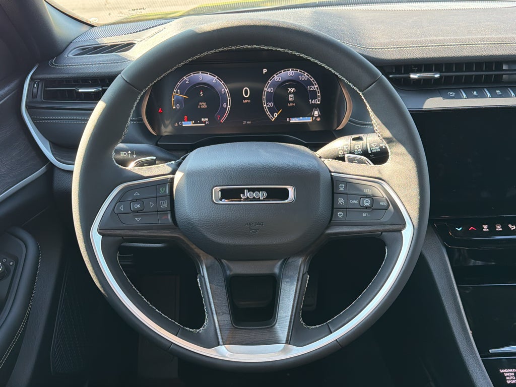 2027 Jeep Grand Cherokee Laredo Altitude