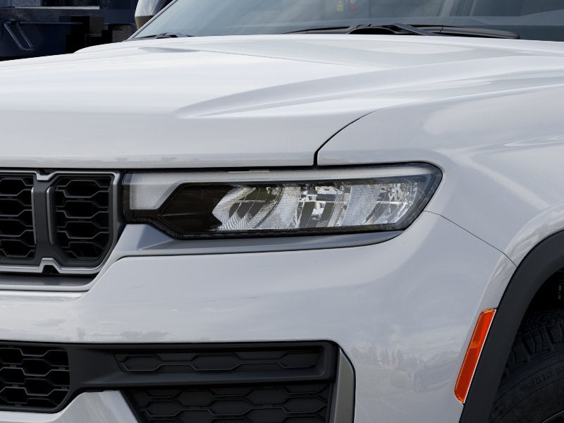 2026 Jeep Grand Cherokee Laredo Altitude Tow Pkg
