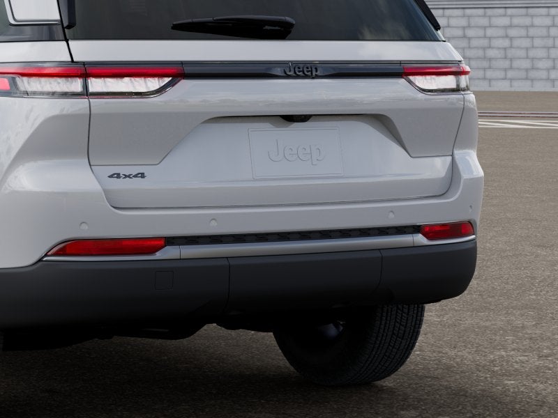 2026 Jeep Grand Cherokee Laredo Altitude Tow Pkg