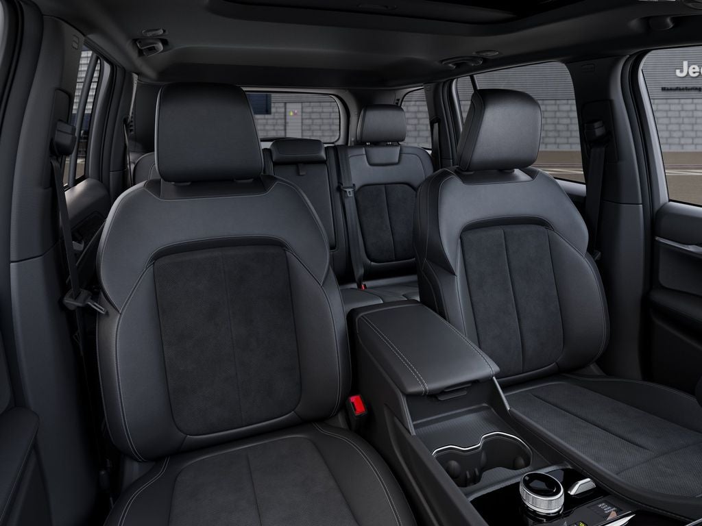 2026 Jeep Grand Cherokee Laredo Altitude Tow Pkg