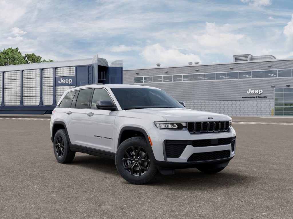 2026 Jeep Grand Cherokee Laredo Altitude Tow Pkg
