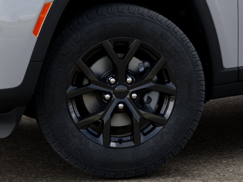 2026 Jeep Grand Cherokee Laredo Altitude Tow Pkg