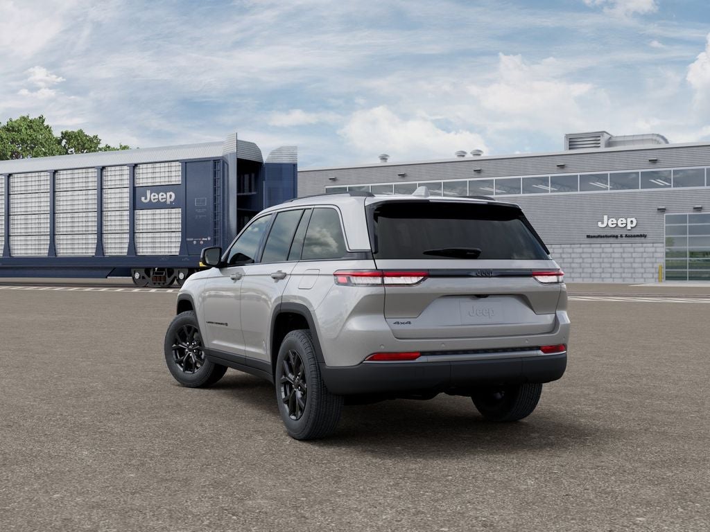 2026 Jeep Grand Cherokee Laredo Altitude