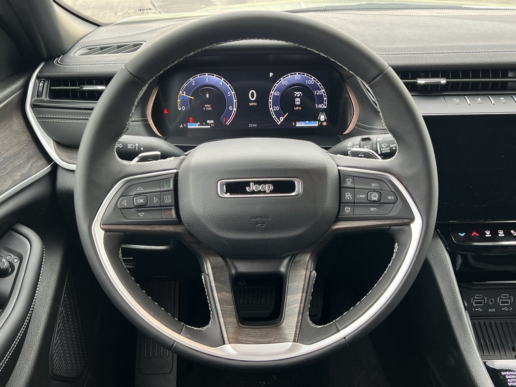 2026 Jeep Grand Cherokee Laredo Altitude