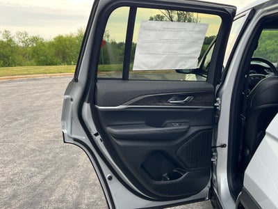 2026 Jeep Grand Cherokee Laredo Altitude