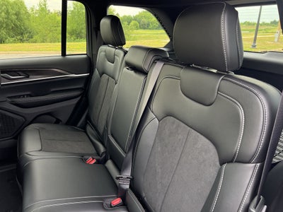 2026 Jeep Grand Cherokee Laredo Altitude