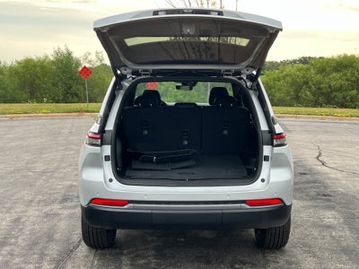 2026 Jeep Grand Cherokee Laredo Altitude