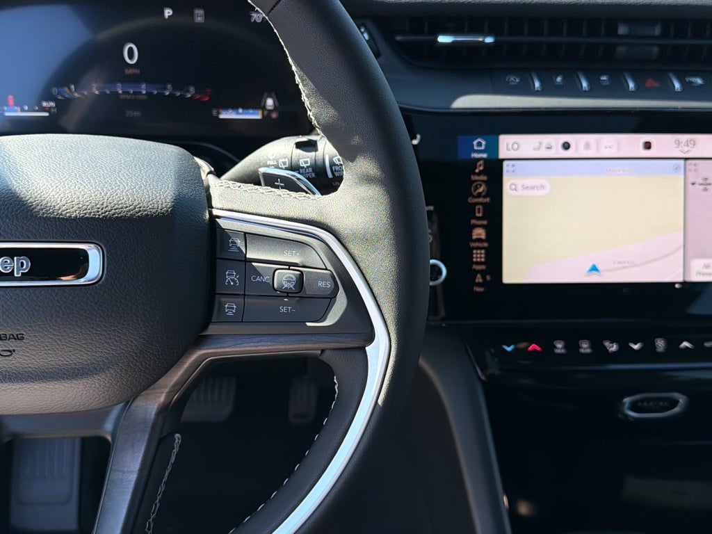 2027 Jeep Grand Cherokee Laredo Altitude