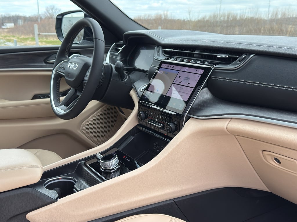 2025 Jeep Grand Cherokee Limited w/Tow & Moonroof