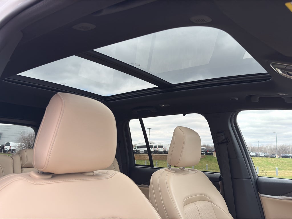 2025 Jeep Grand Cherokee Limited w/Tow & Moonroof