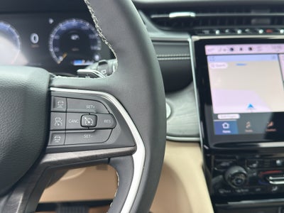 2025 Jeep Grand Cherokee Limited w/Tow & Moonroof