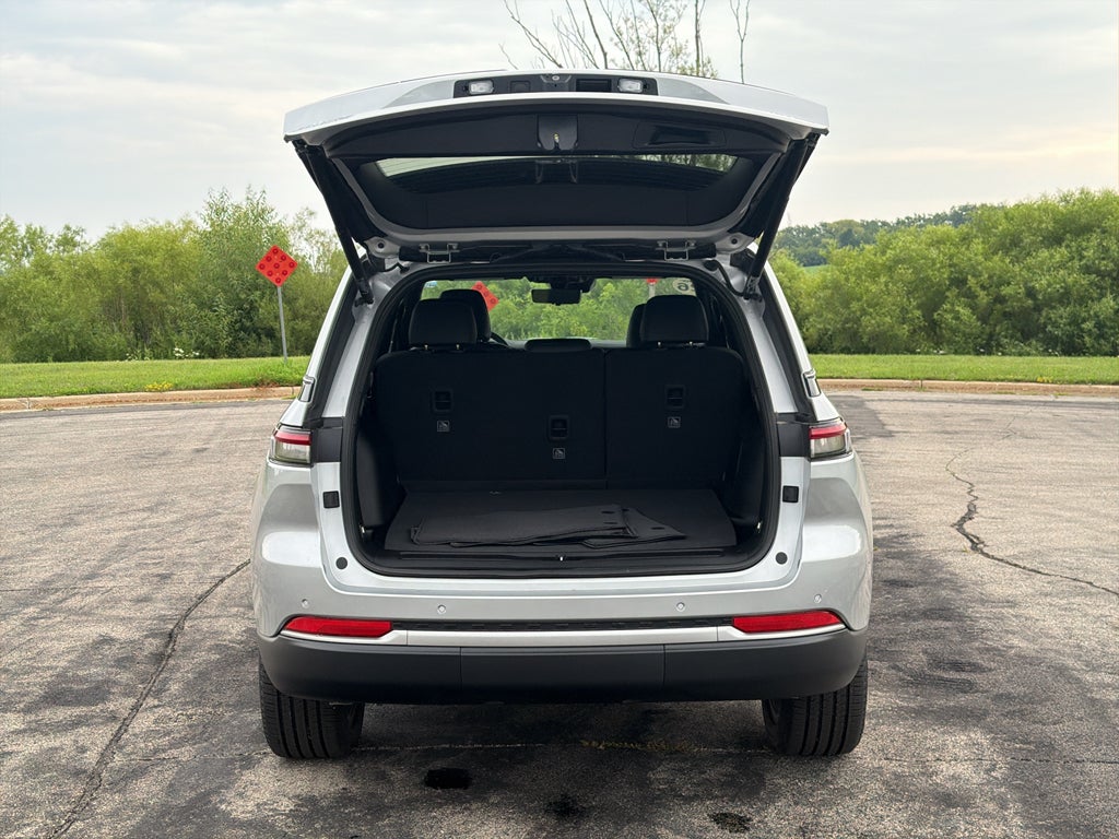 2026 Jeep Grand Cherokee Limited Luxury Tech