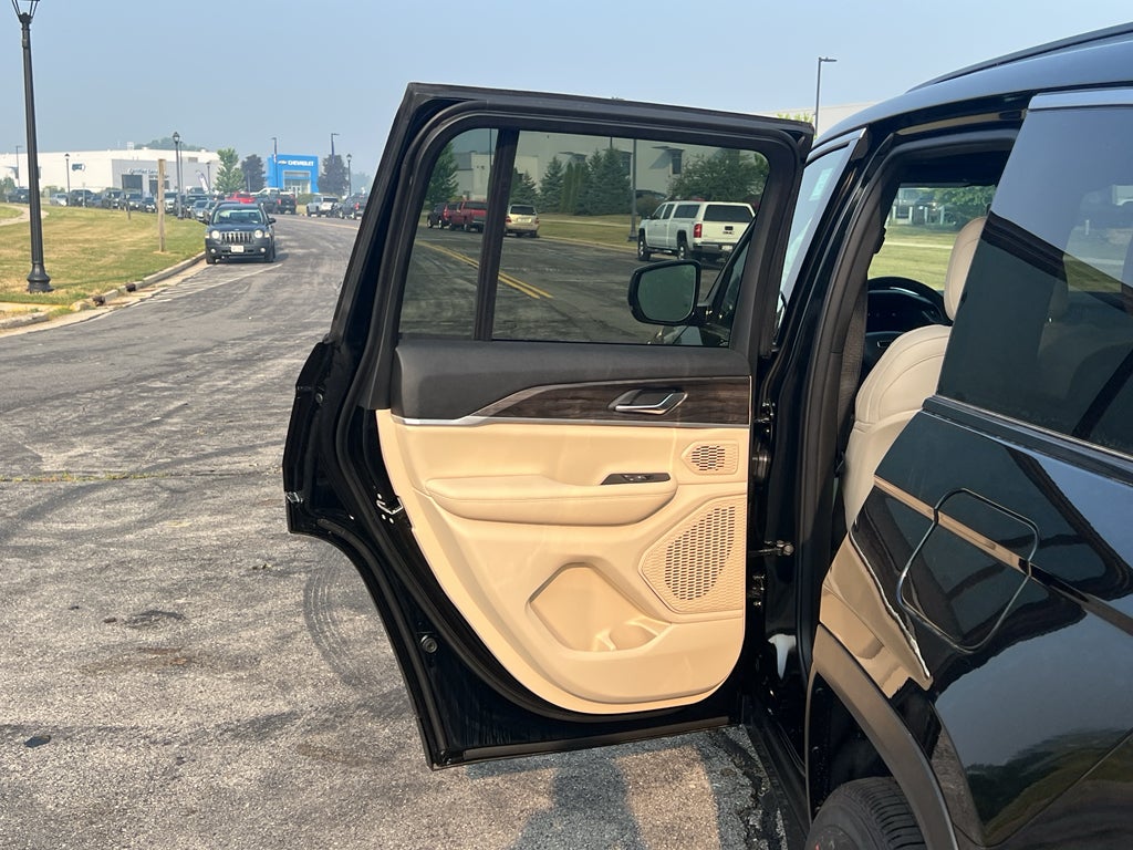 2026 Jeep Grand Cherokee Limited Luxury Tech