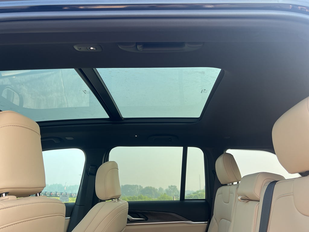 2026 Jeep Grand Cherokee Limited Luxury Tech