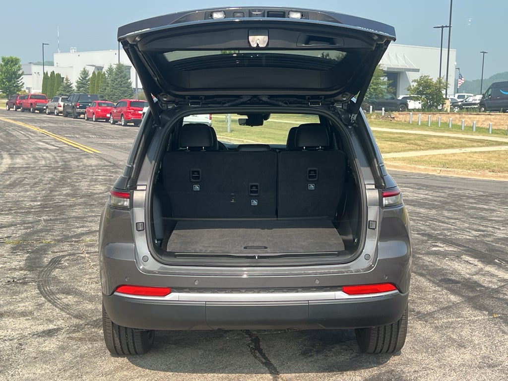 2026 Jeep Grand Cherokee Limited Luxury Tech