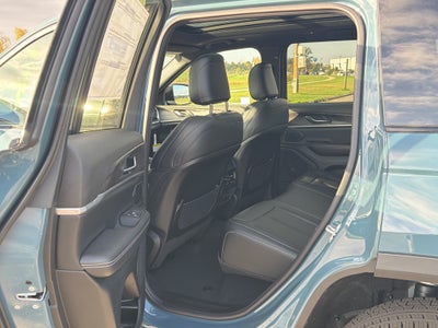 2027 Jeep Grand Cherokee Limited Altitude